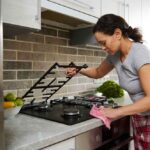 The 2-Minute Cleanup Hack for Home Cooks Who Don’t Want to Spend Life Scrubbing the Stove