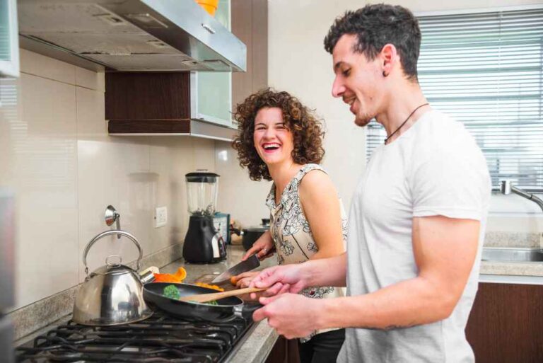 Stovetop Protectors for Holiday Cooking: How to Keep Your Kitchen Clean During the Busiest Season