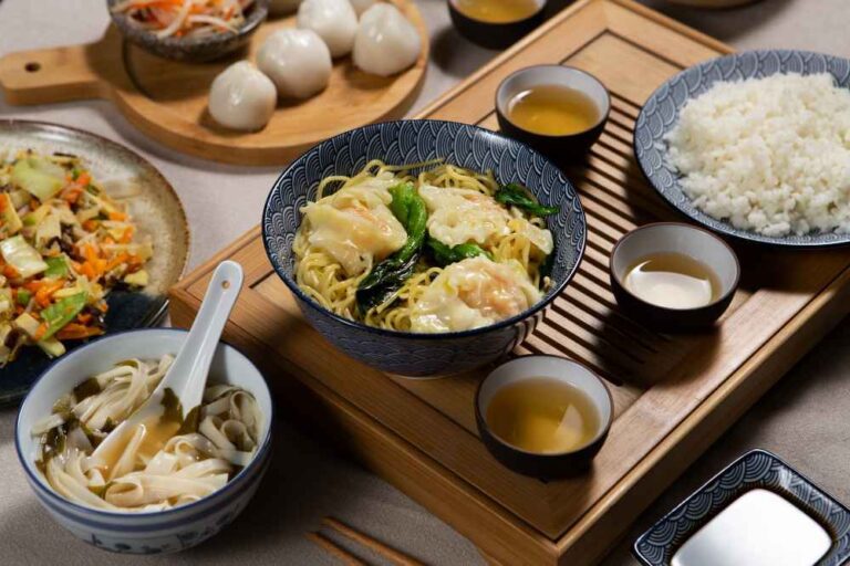 Chinese Cuisine: A Complete Guide to Cooking Authentic Chinese Food at Home
