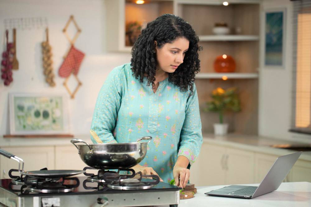 Cooking With Cast Iron on a Gas Stove: Best Practices 