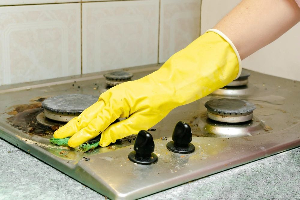 How to Clean Cast Iron Stove Grates: 5 Methods Compared